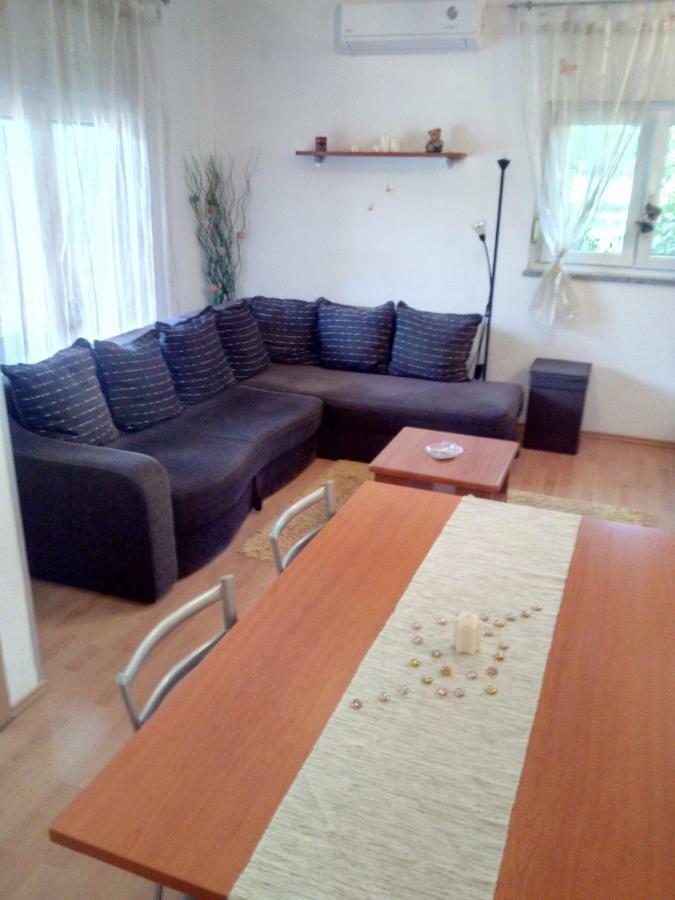 Apartment Melani Pula Zewnętrze zdjęcie